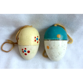 Retro Pskepynt - Pskeg - Malet Tr - Lysegul & Lysebl - 3 cm. - Daells Varehus - St Af 2