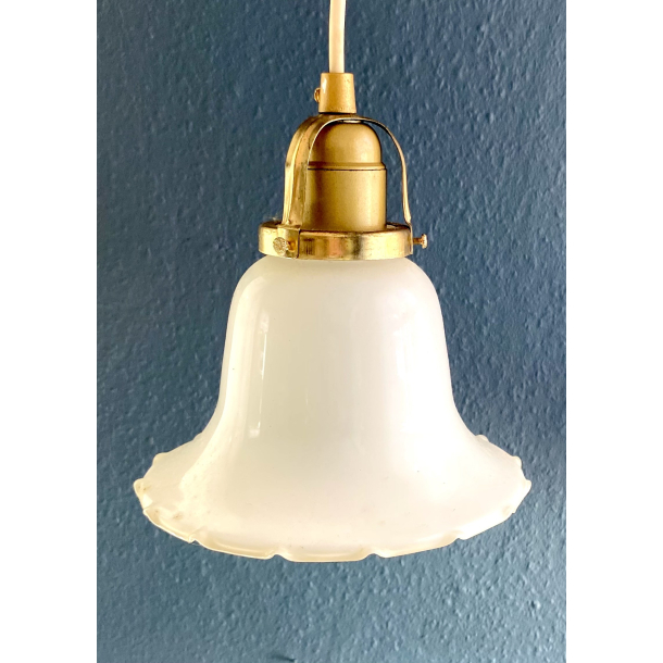 Gammel K�kkenlampe - Opalglas Pendel - Hvid - 16 cm.