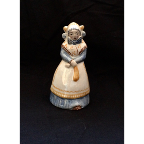 Kvinde I Egnsdragt - Figur - Hjorth Keramik