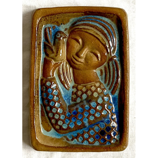 Michael Andersen Relief Nr. 5886 - Kvinde - Marianne Starck - 17 cm.