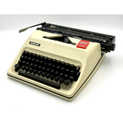 Retro Skrivemaskine - Junior 12 - Cremefarvet - 1970'erne - 44 cm. - Adler