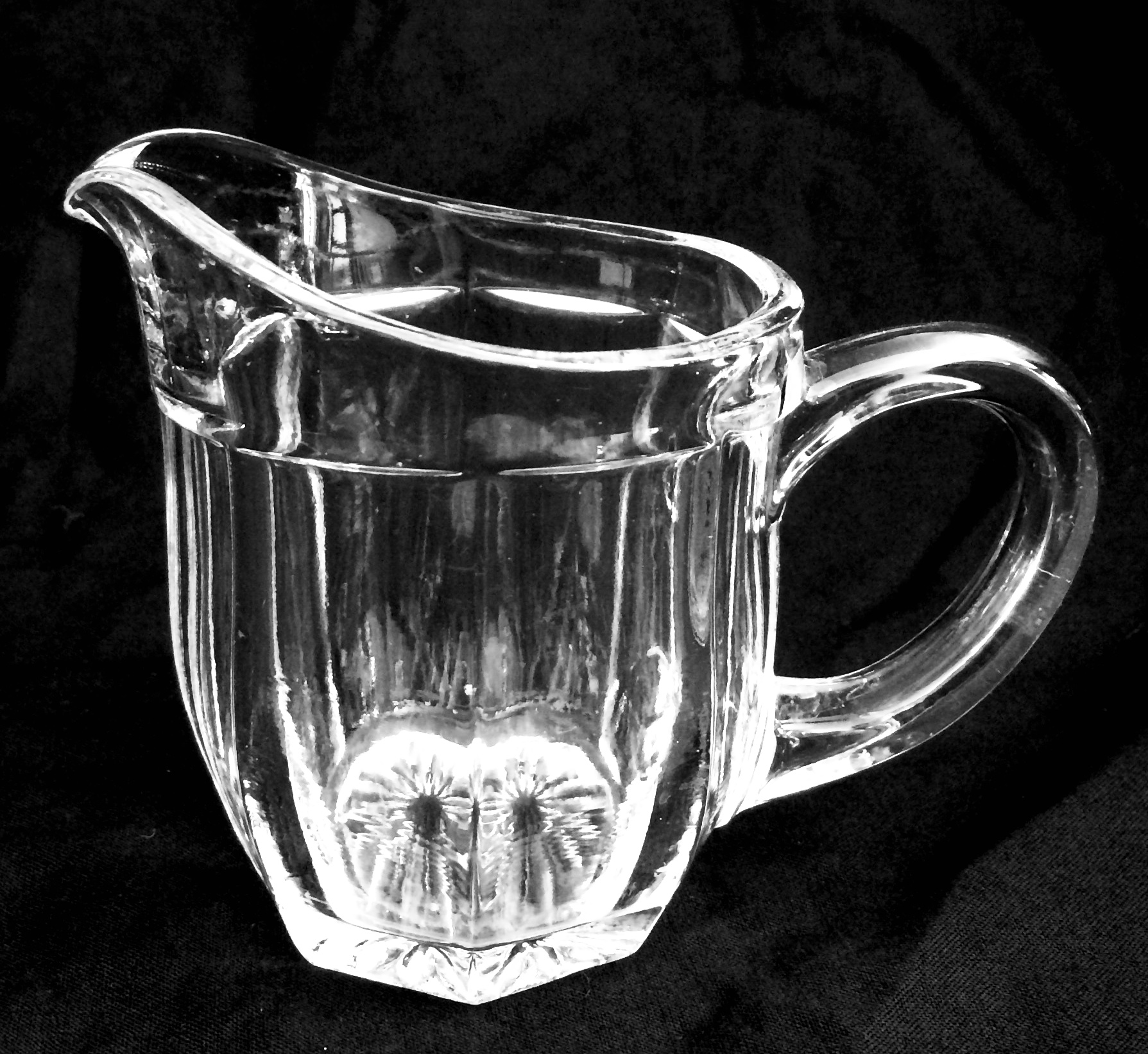 melodrama klimaks opskrift Chippendale Flødekande - Klart Glas - 8,5 cm. - Fyns Glasværk - Glas -  Igen-brugsen
