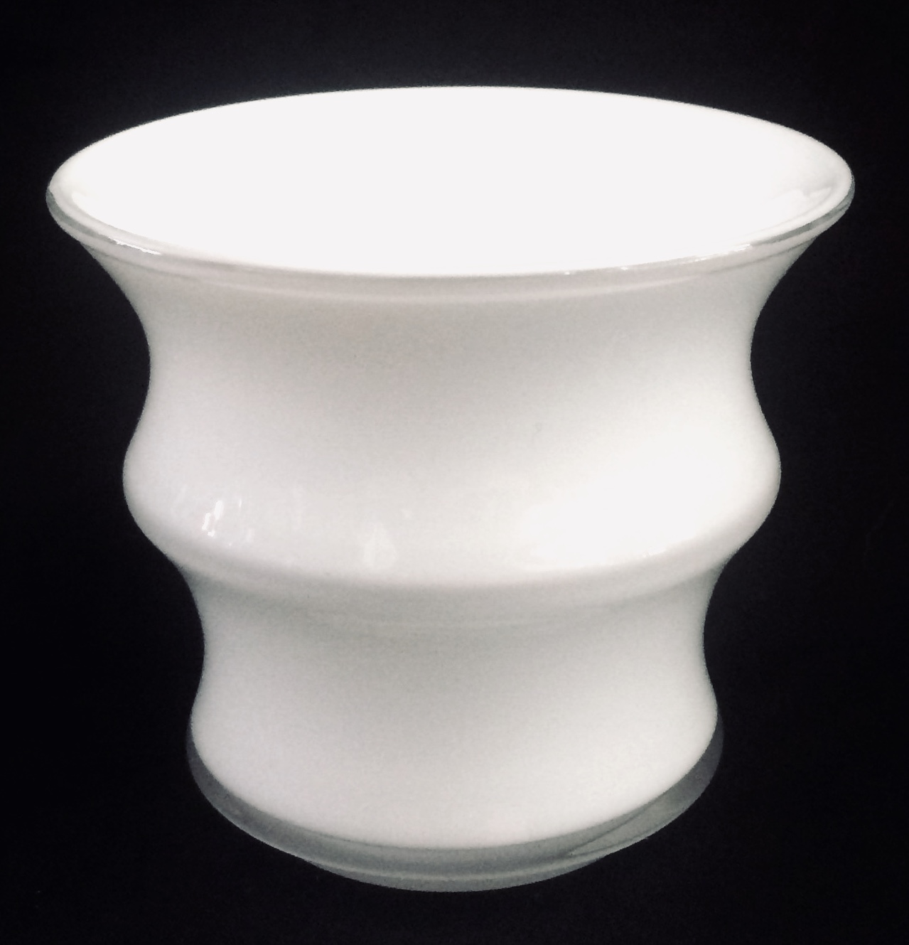 Karen Blixen Vase - Hvidt Glas - 7,5 cm. - Holmegaard Glasværk - Igen-brugsen
